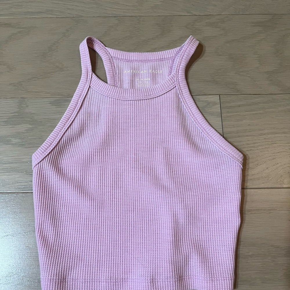 American Eagle Around the Neck Cropped Shirt in Light Pink